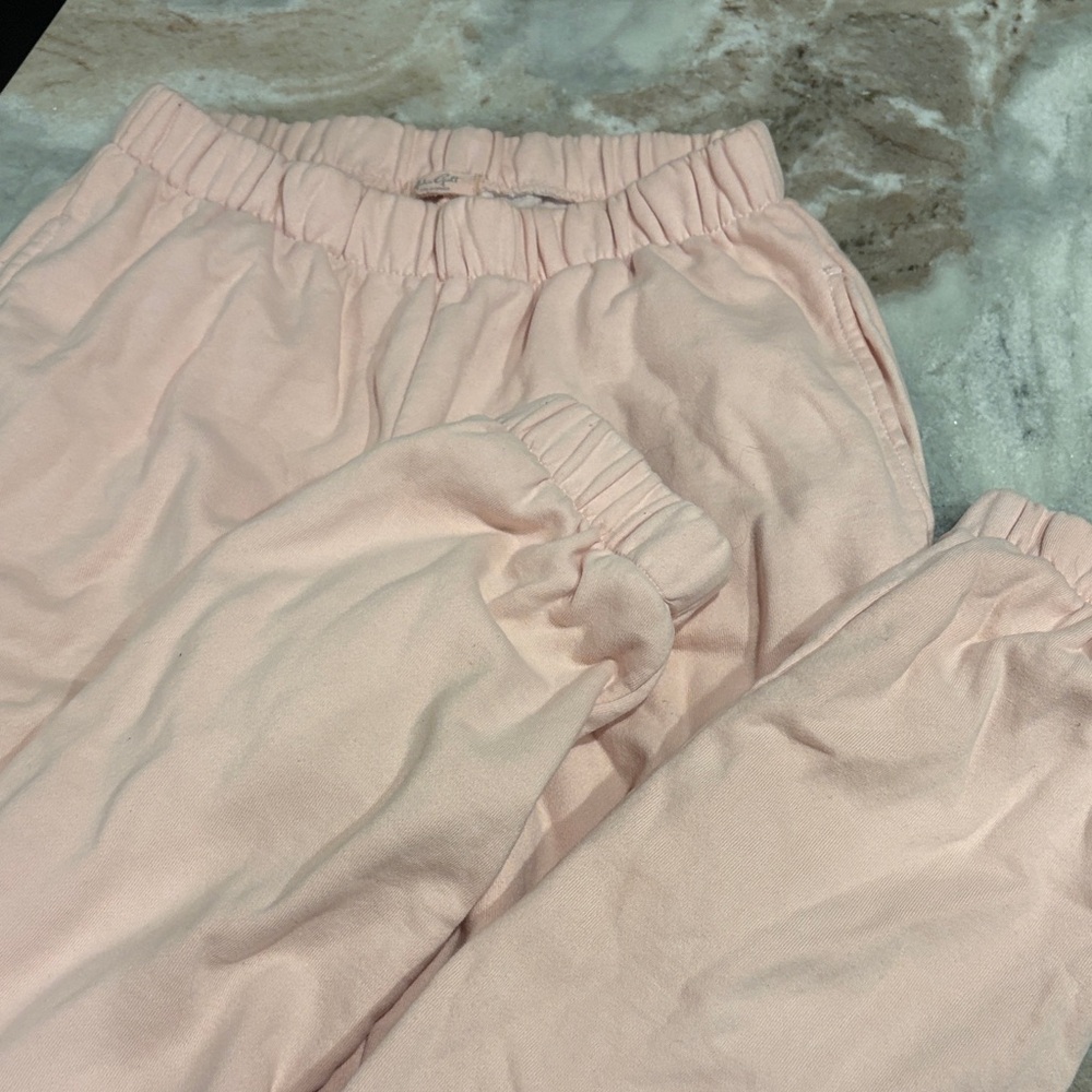 BRANDY MELVILLE PINK SWEATPANTS!